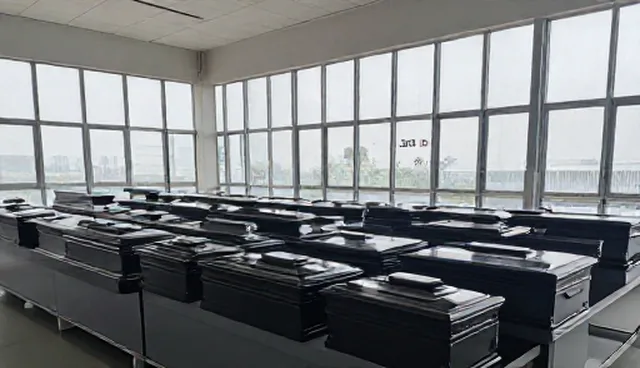 骨灰盒材质选择：金属与木质性能对比及适用场景
